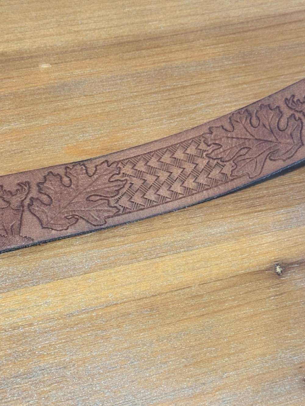 Genuine Top Grain Leather Embossed Wildlife & Nature Scene Belt